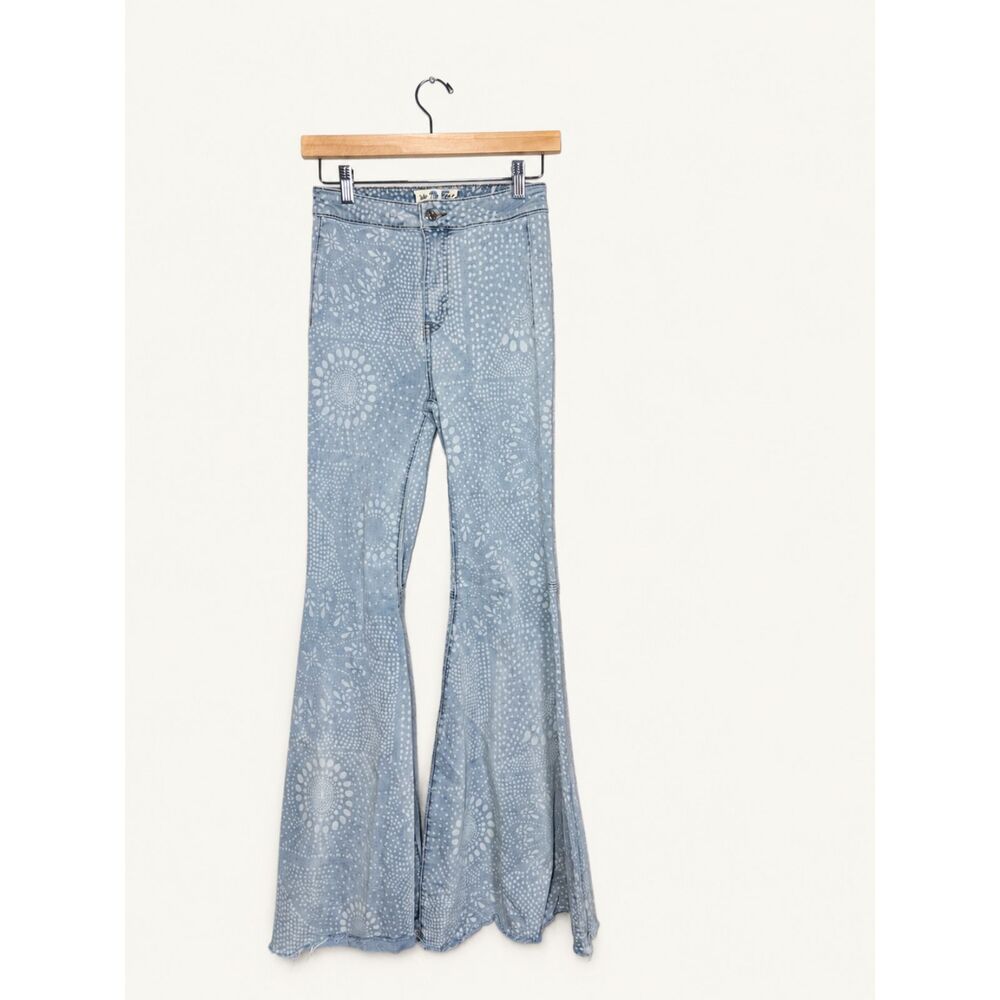 Free People We The Free Just Float On Printed Flare Jeans - Size 25